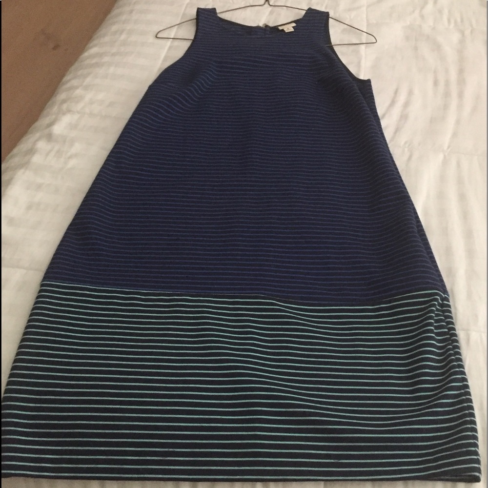 Blue/green shift dress.